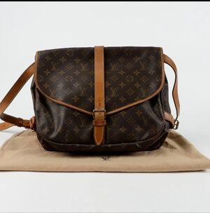 Double Cert Auth Louis Vuitton M42254 Samour 35 Shoulder Crossbody Bag 150911157